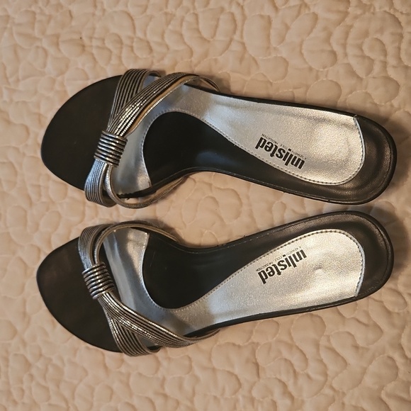 Unlisted kitten heels leather sole black & silver 2" sandals new condition - Picture 1 of 7